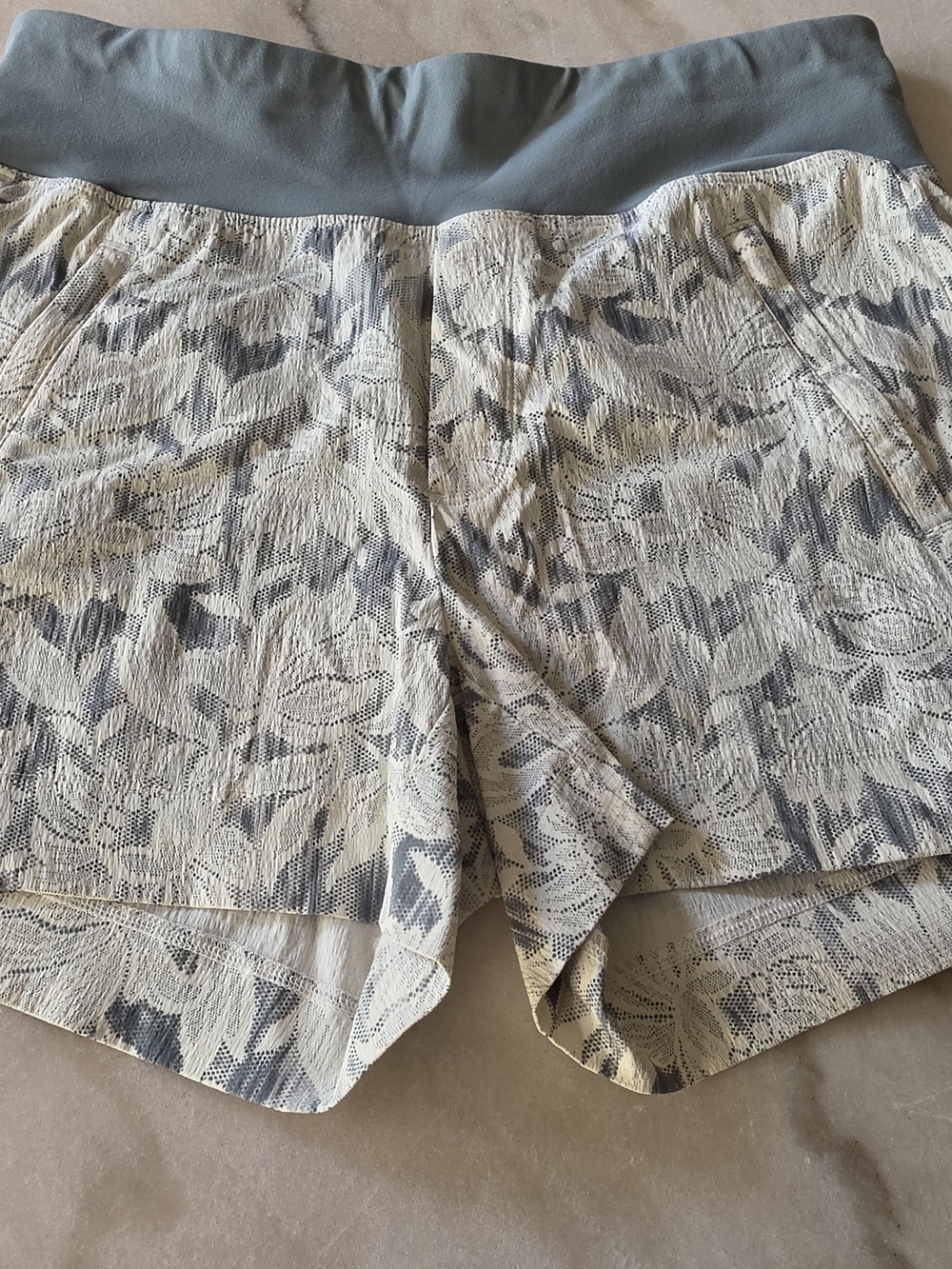 Athleta Cream Floral-Pattern Pull-On Shorts with Gray Waistband